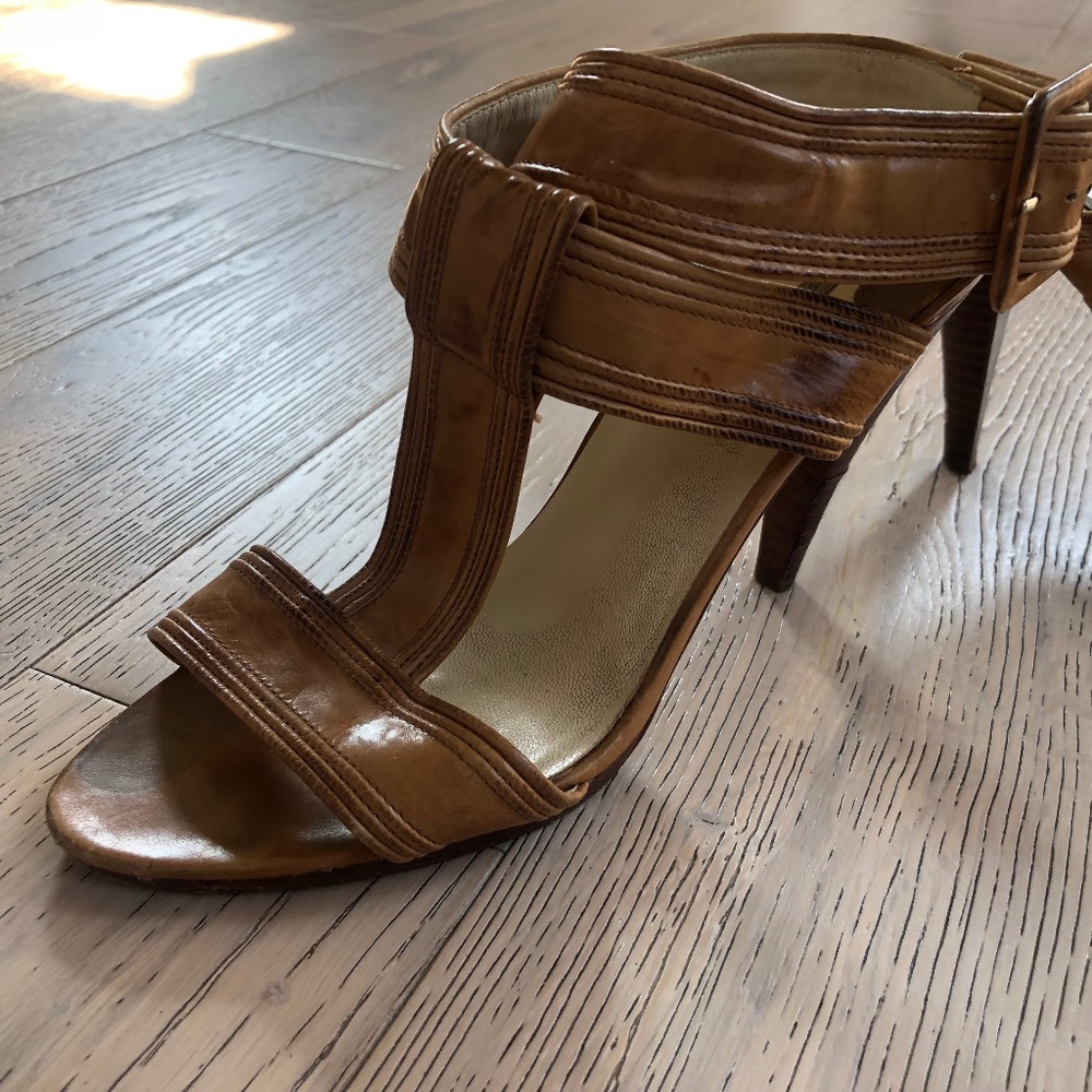 Max Studio Wrap Around Nude Leather Heel